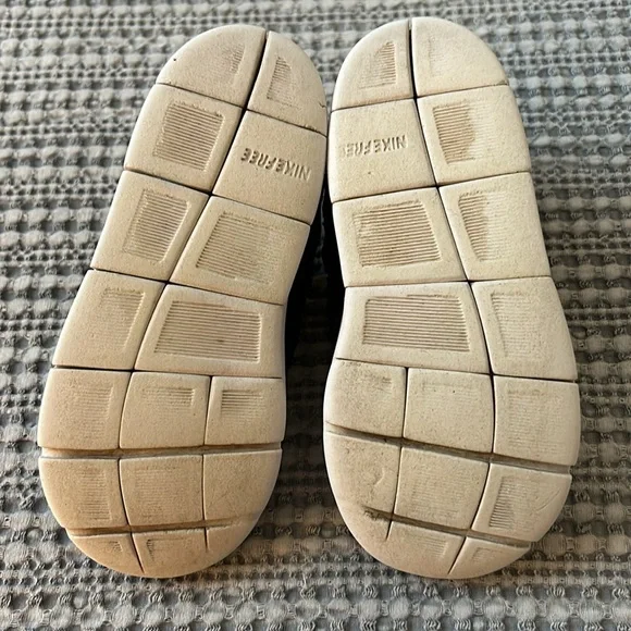 Nike Free Run 2 Black White - DA2692-004 - Picture 7 of 10